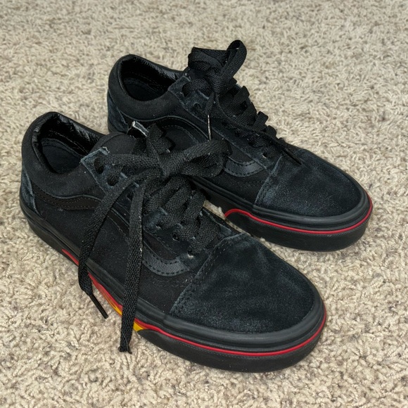 Boys Vans Old School Black Sneakers Size 5 - Picture 1 of 7